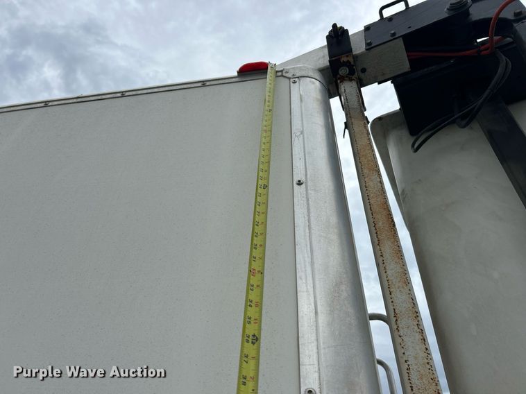 image for item EK2938 2006 GMC C5500 bucket truck