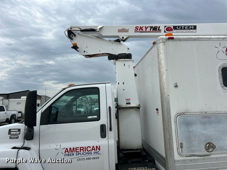 image for item EK2938 2006 GMC C5500 bucket truck