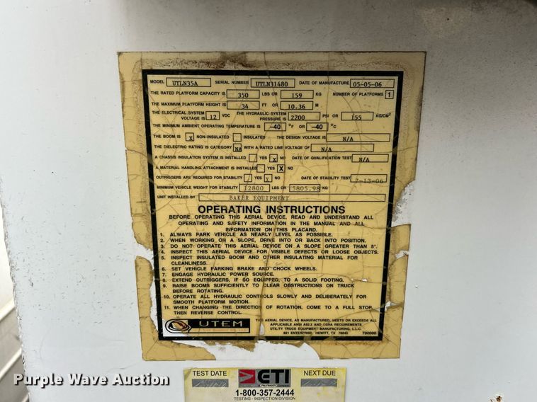 image for item EK2938 2006 GMC C5500 bucket truck