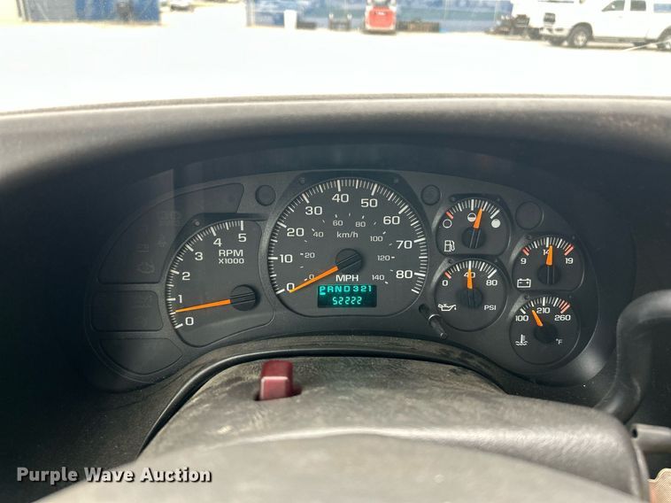 image for item EK2938 2006 GMC C5500 bucket truck