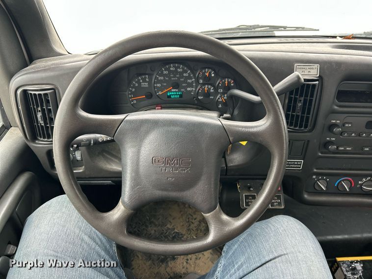 image for item EK2938 2006 GMC C5500 bucket truck