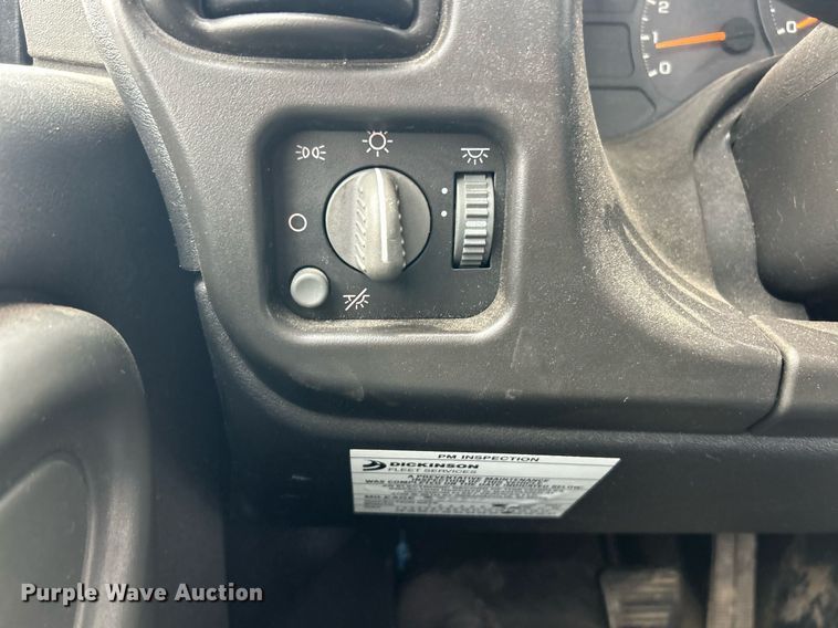 image for item EK2938 2006 GMC C5500 bucket truck