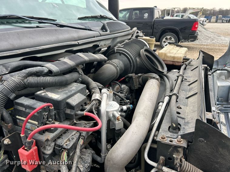 image for item EK2938 2006 GMC C5500 bucket truck