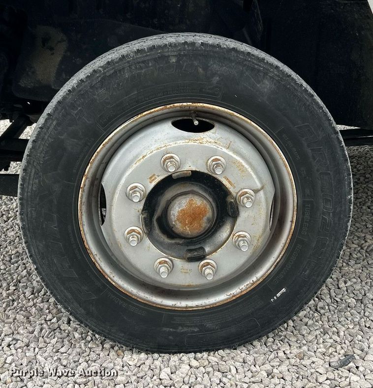 image for item EK2938 2006 GMC C5500 bucket truck