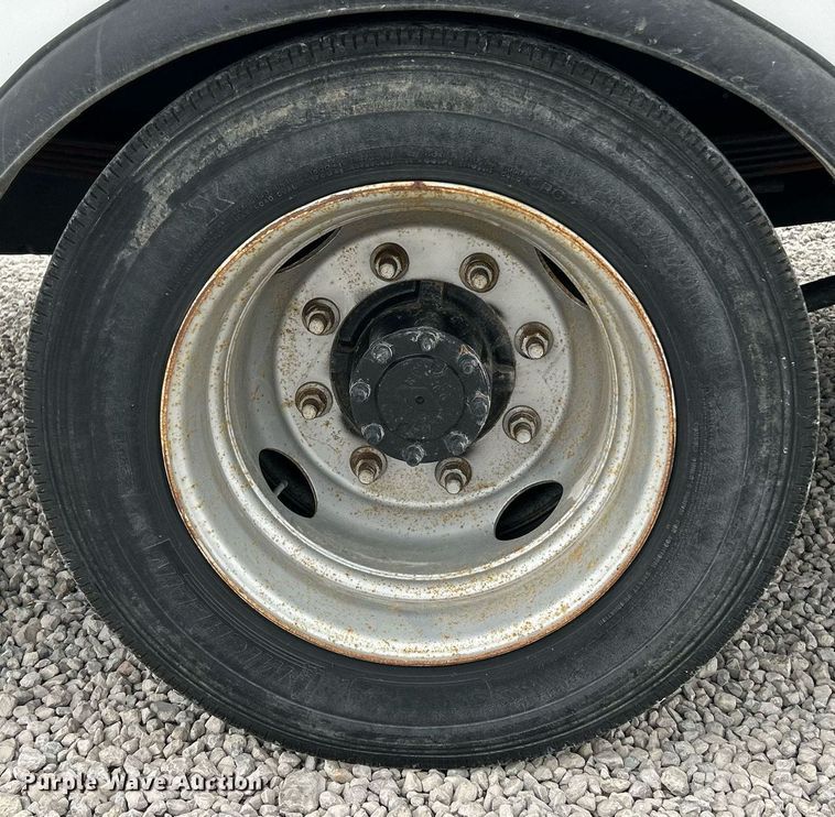 image for item EK2938 2006 GMC C5500 bucket truck