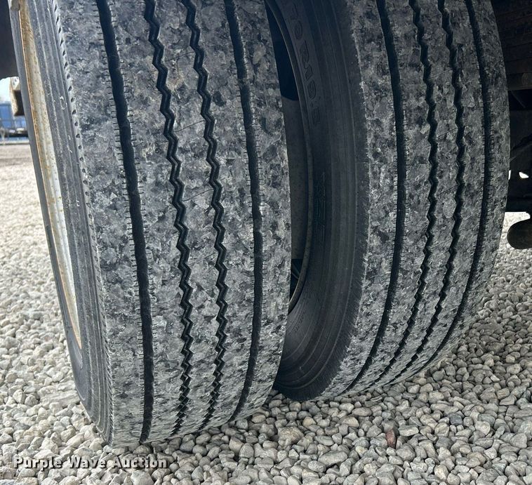 image for item EK2938 2006 GMC C5500 bucket truck