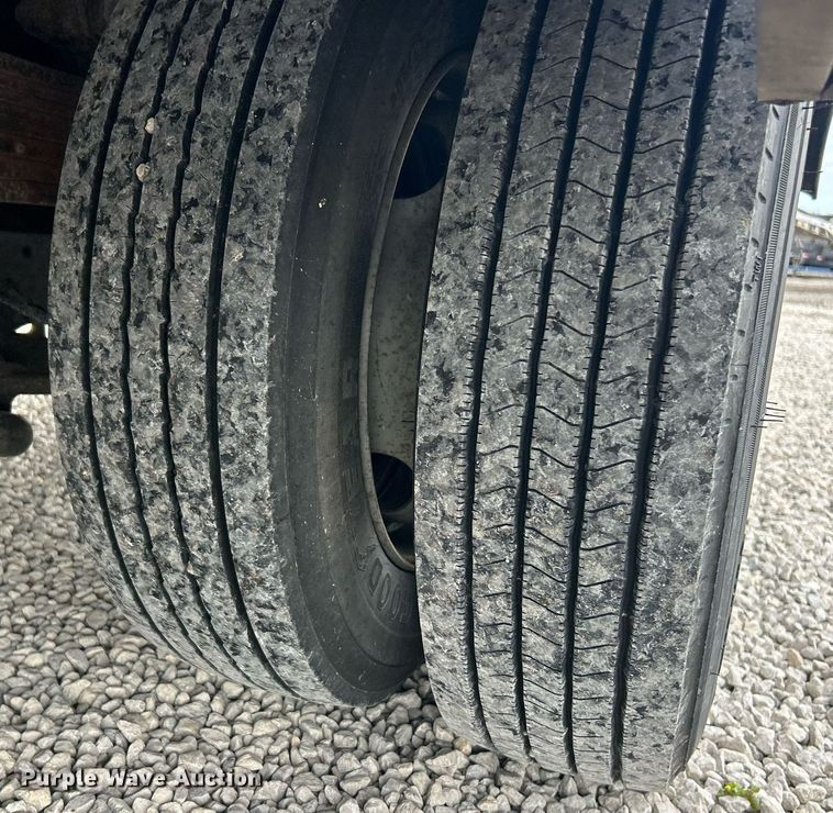 image for item EK2938 2006 GMC C5500 bucket truck