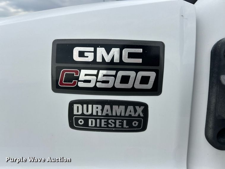 image for item EK2938 2006 GMC C5500 bucket truck