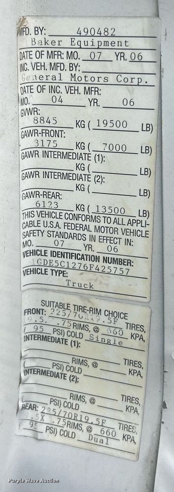 image for item EK2938 2006 GMC C5500 bucket truck