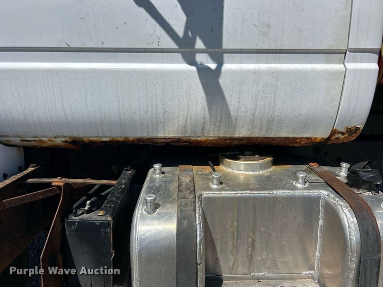 image for item EK2954 1999 GMC C6500 dump truck