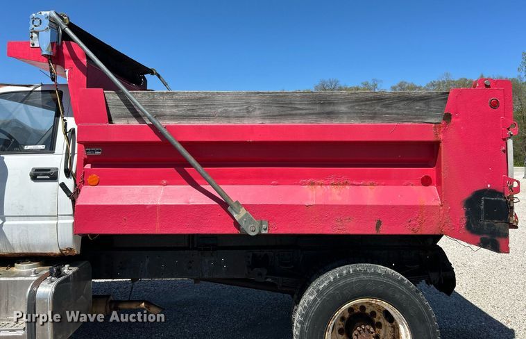 image for item EK2954 1999 GMC C6500 dump truck
