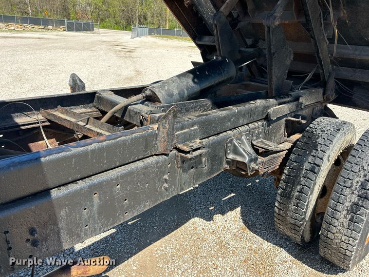image for item EK2954 1999 GMC C6500 dump truck