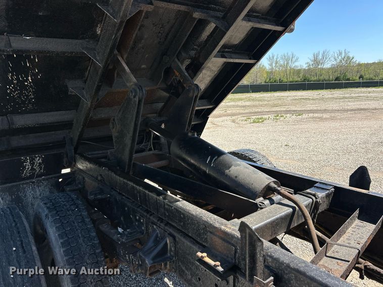 image for item EK2954 1999 GMC C6500 dump truck