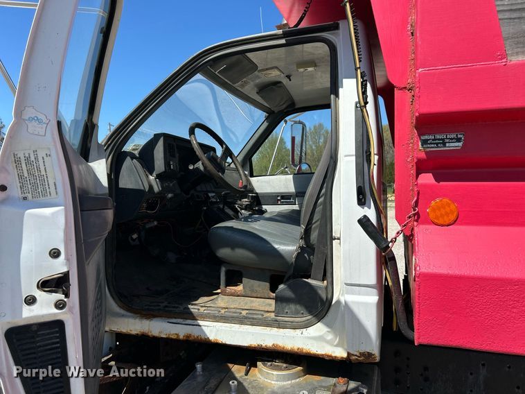 image for item EK2954 1999 GMC C6500 dump truck