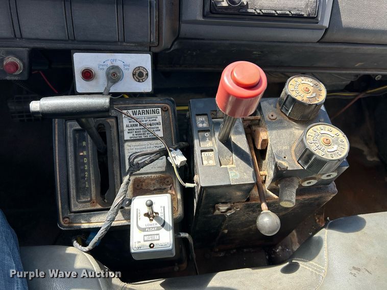 image for item EK2954 1999 GMC C6500 dump truck