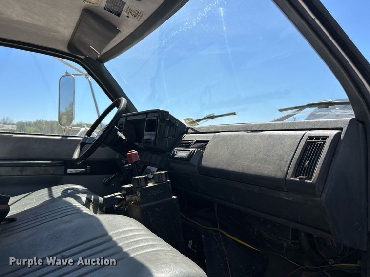 image for item EK2954 1999 GMC C6500 dump truck