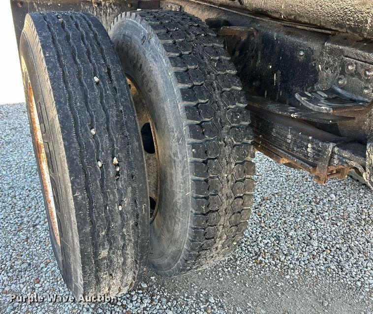 image for item EK2954 1999 GMC C6500 dump truck