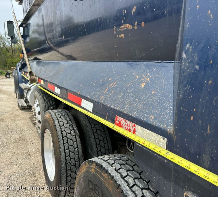 image for item EK2969 2007 Sterling  L8500 dump truck