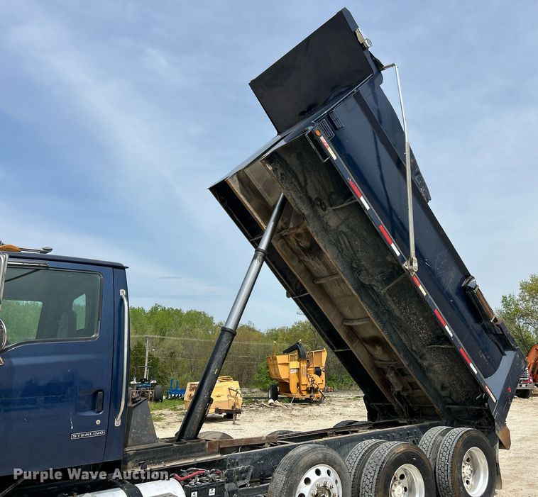image for item EK2969 2007 Sterling  L8500 dump truck