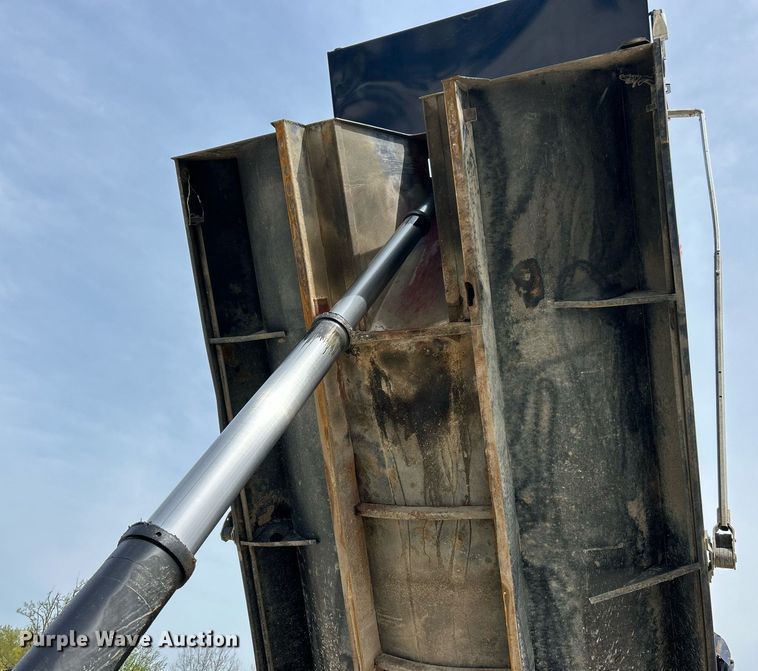 image for item EK2969 2007 Sterling  L8500 dump truck