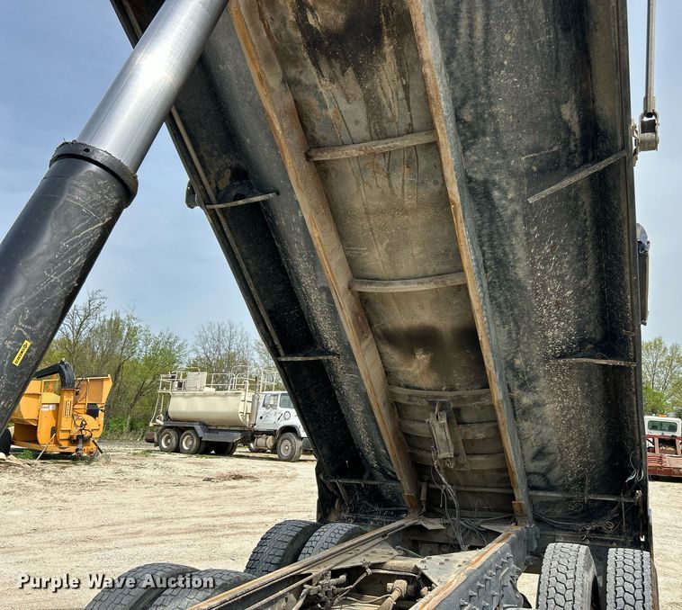 image for item EK2969 2007 Sterling  L8500 dump truck