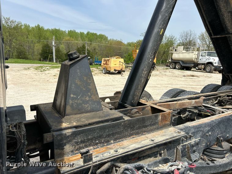 image for item EK2969 2007 Sterling  L8500 dump truck