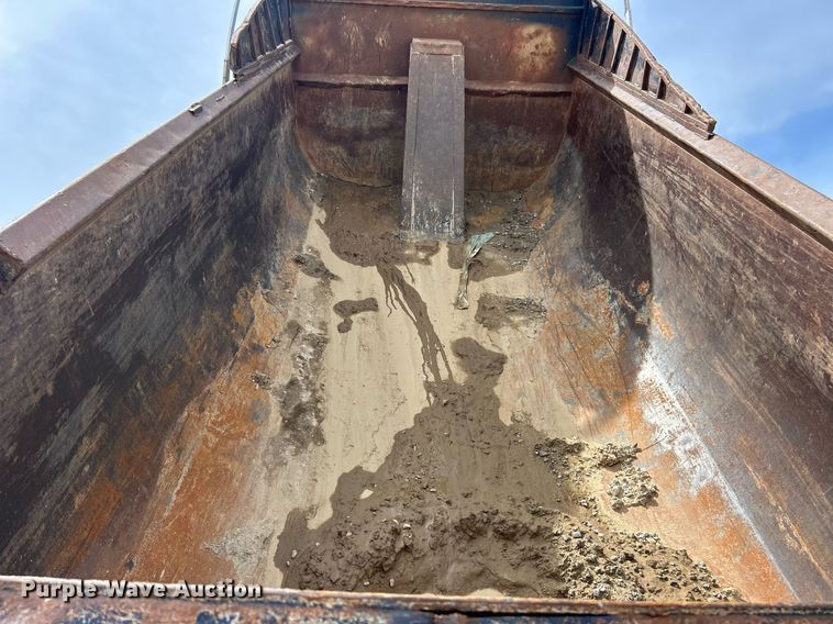 image for item EK2969 2007 Sterling  L8500 dump truck