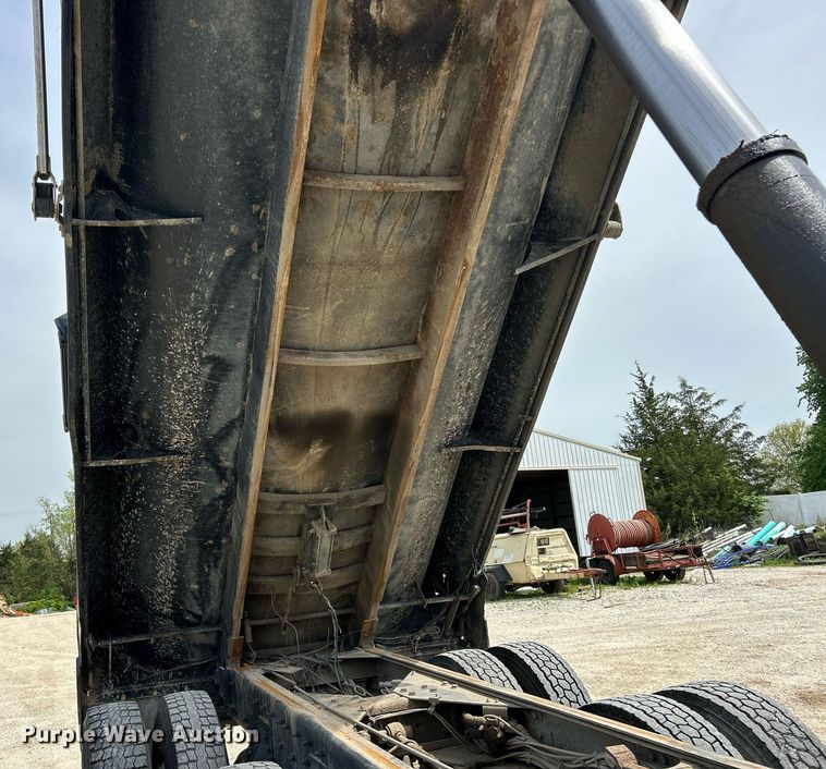 image for item EK2969 2007 Sterling  L8500 dump truck