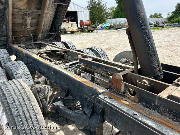 image for item EK2969 2007 Sterling  L8500 dump truck