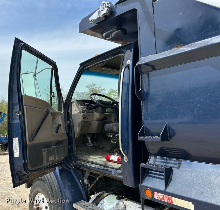 image for item EK2969 2007 Sterling  L8500 dump truck