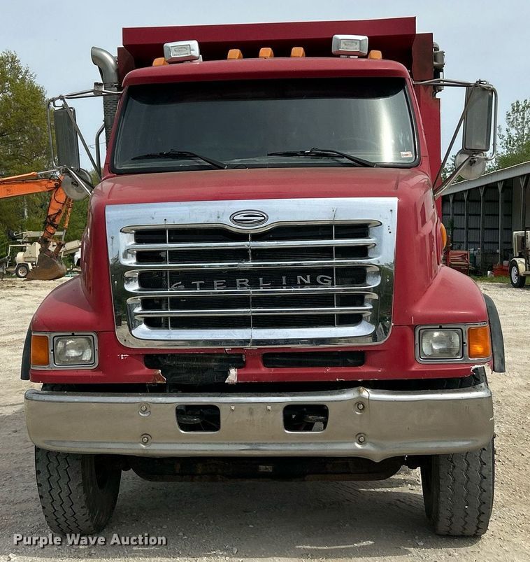 image for item EK2970 2003 Sterling L7500 dump truck