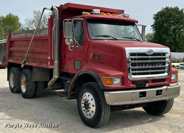 image for item EK2970 2003 Sterling L7500 dump truck