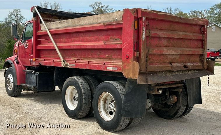 image for item EK2970 2003 Sterling L7500 dump truck