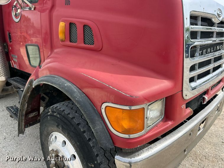 image for item EK2970 2003 Sterling L7500 dump truck