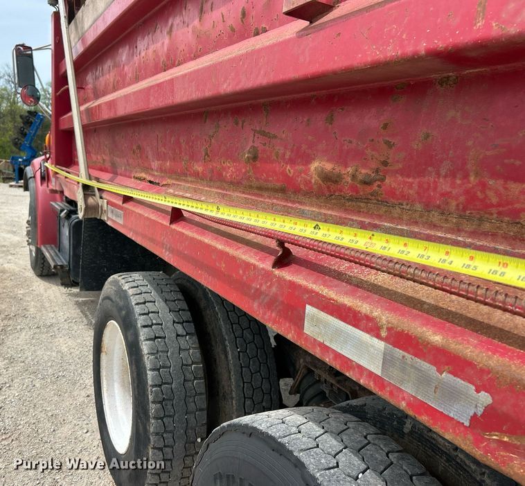 image for item EK2970 2003 Sterling L7500 dump truck