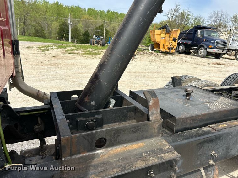 image for item EK2970 2003 Sterling L7500 dump truck