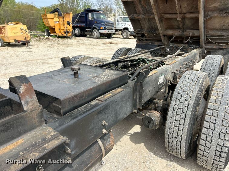 image for item EK2970 2003 Sterling L7500 dump truck