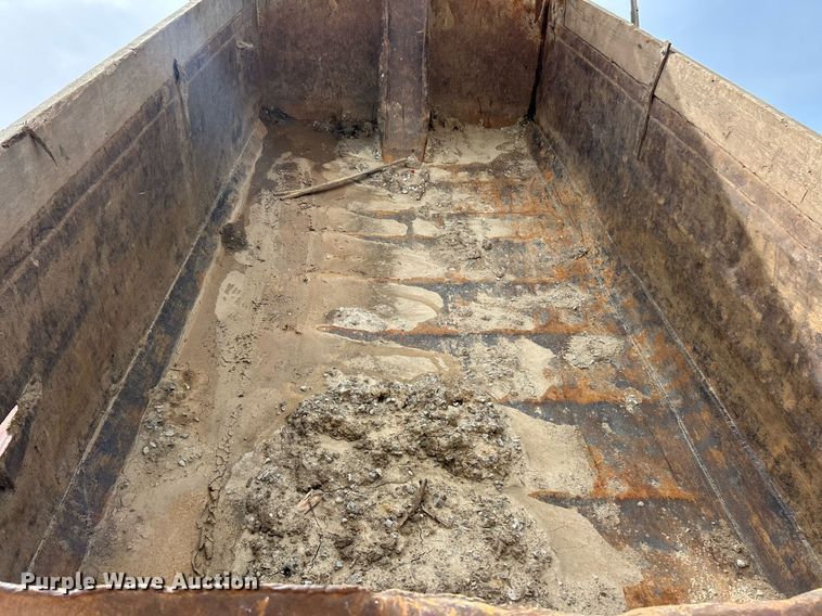 image for item EK2970 2003 Sterling L7500 dump truck