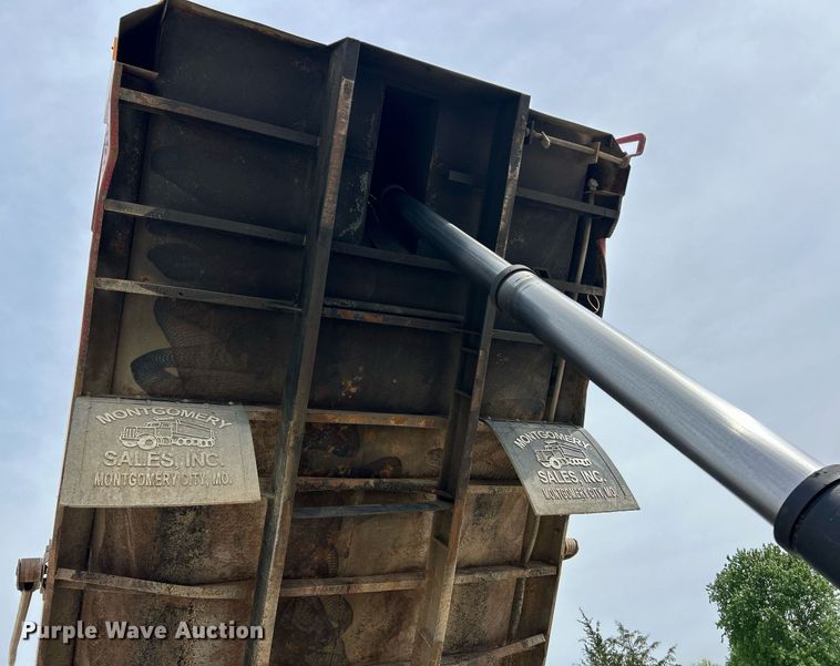 image for item EK2970 2003 Sterling L7500 dump truck