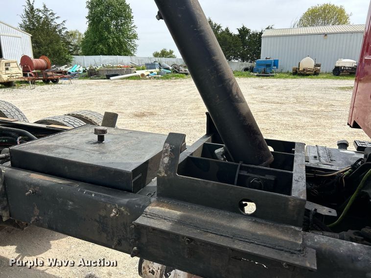 image for item EK2970 2003 Sterling L7500 dump truck