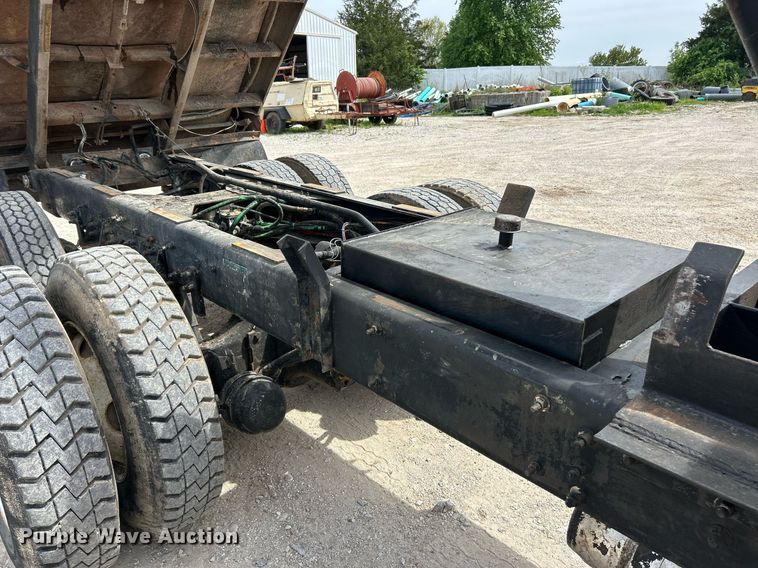 image for item EK2970 2003 Sterling L7500 dump truck