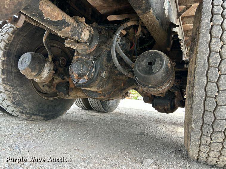 image for item EK2970 2003 Sterling L7500 dump truck