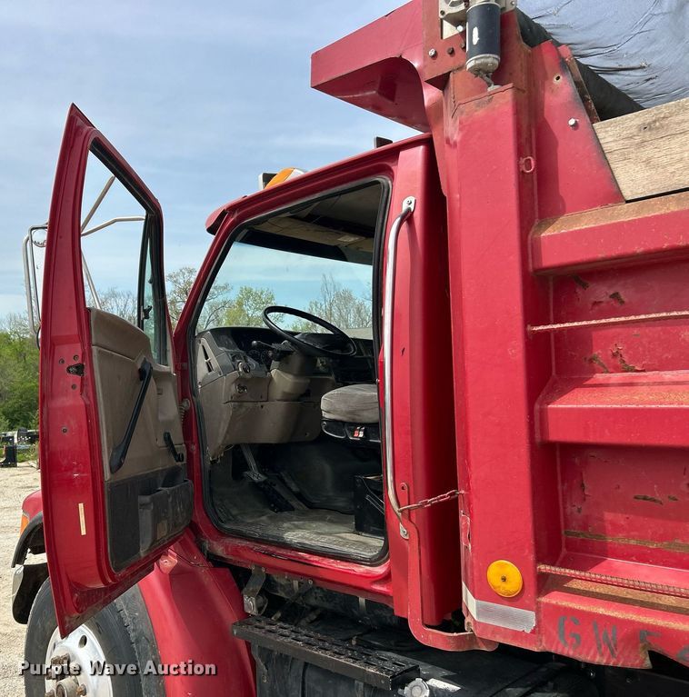 image for item EK2970 2003 Sterling L7500 dump truck