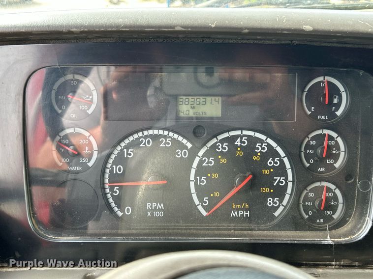 image for item EK2970 2003 Sterling L7500 dump truck