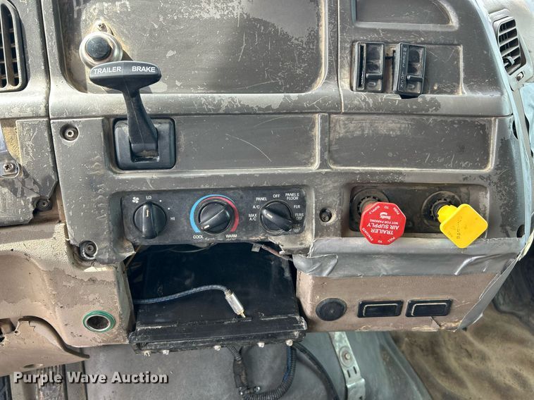 image for item EK2970 2003 Sterling L7500 dump truck