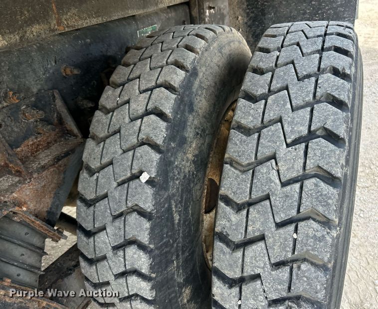 image for item EK2970 2003 Sterling L7500 dump truck