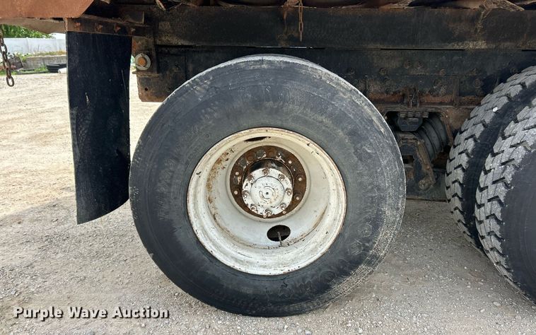 image for item EK2970 2003 Sterling L7500 dump truck