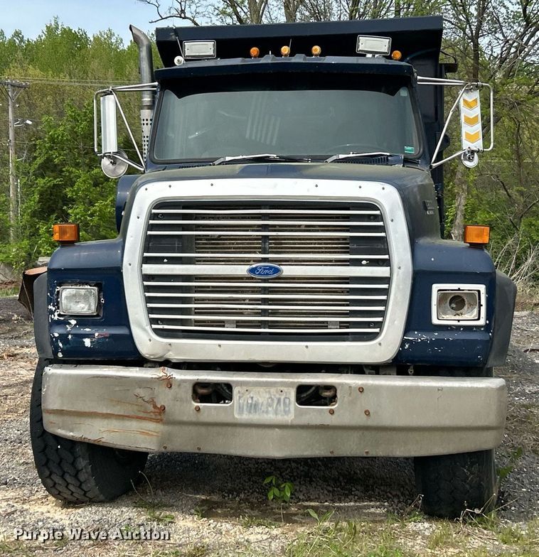 image for item EK2971 1993 Ford L8000 dump truck
