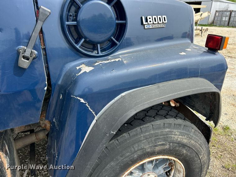 image for item EK2971 1993 Ford L8000 dump truck