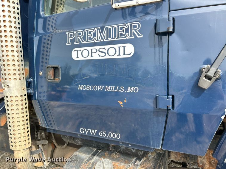 image for item EK2971 1993 Ford L8000 dump truck